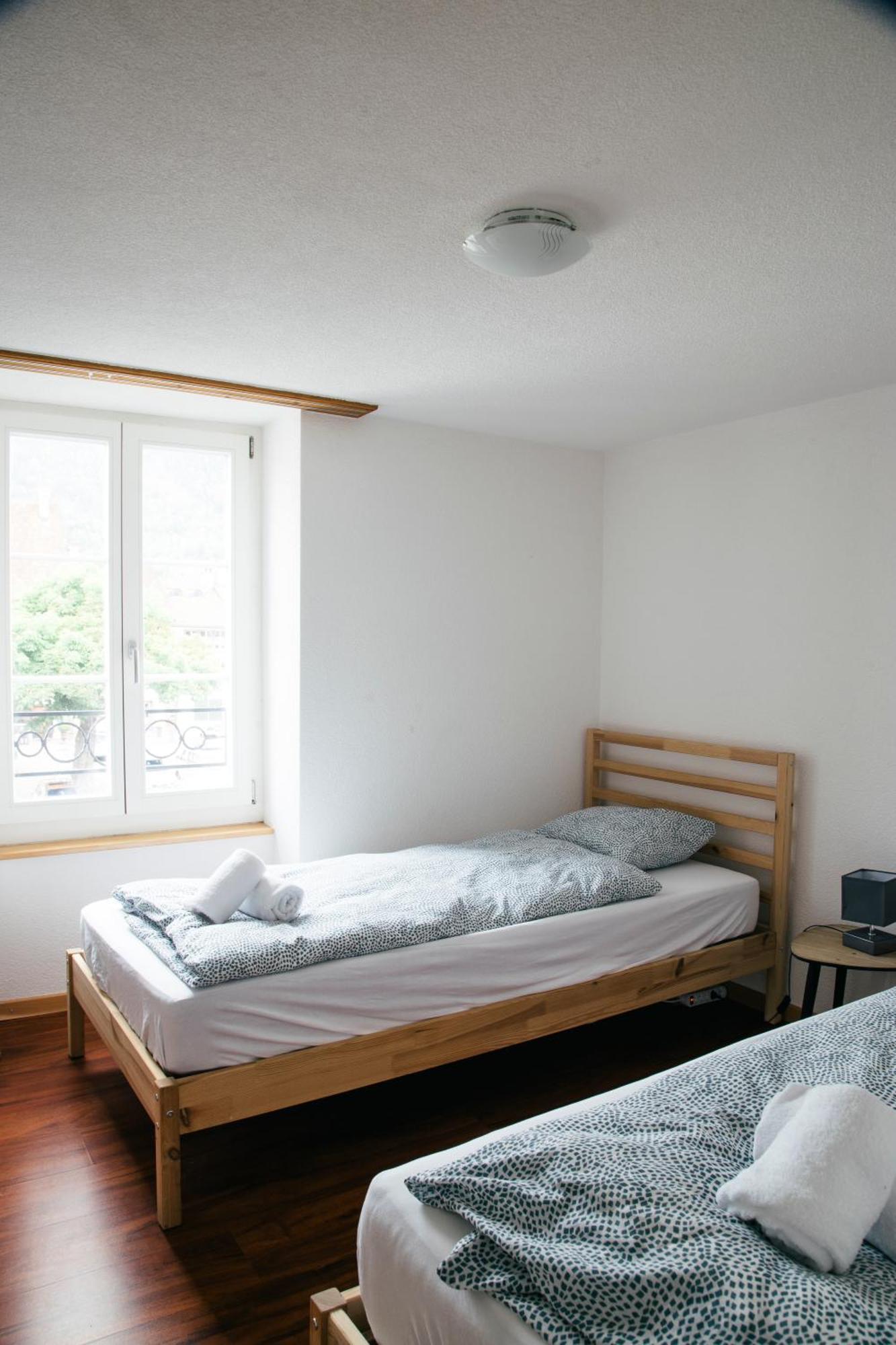 Nimbuzzz Apartments Unterseen Δωμάτιο φωτογραφία