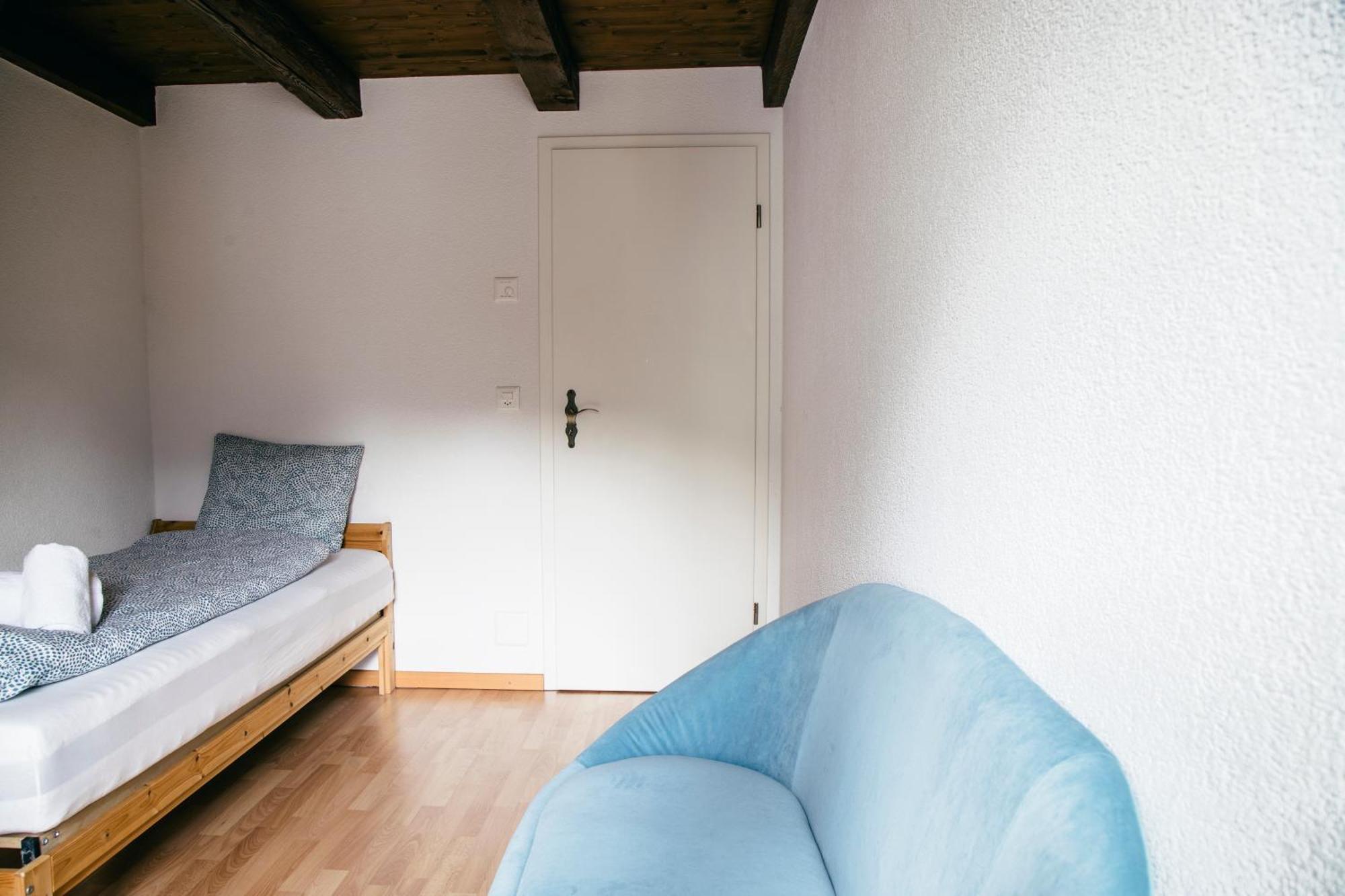 Nimbuzzz Apartments Unterseen Δωμάτιο φωτογραφία