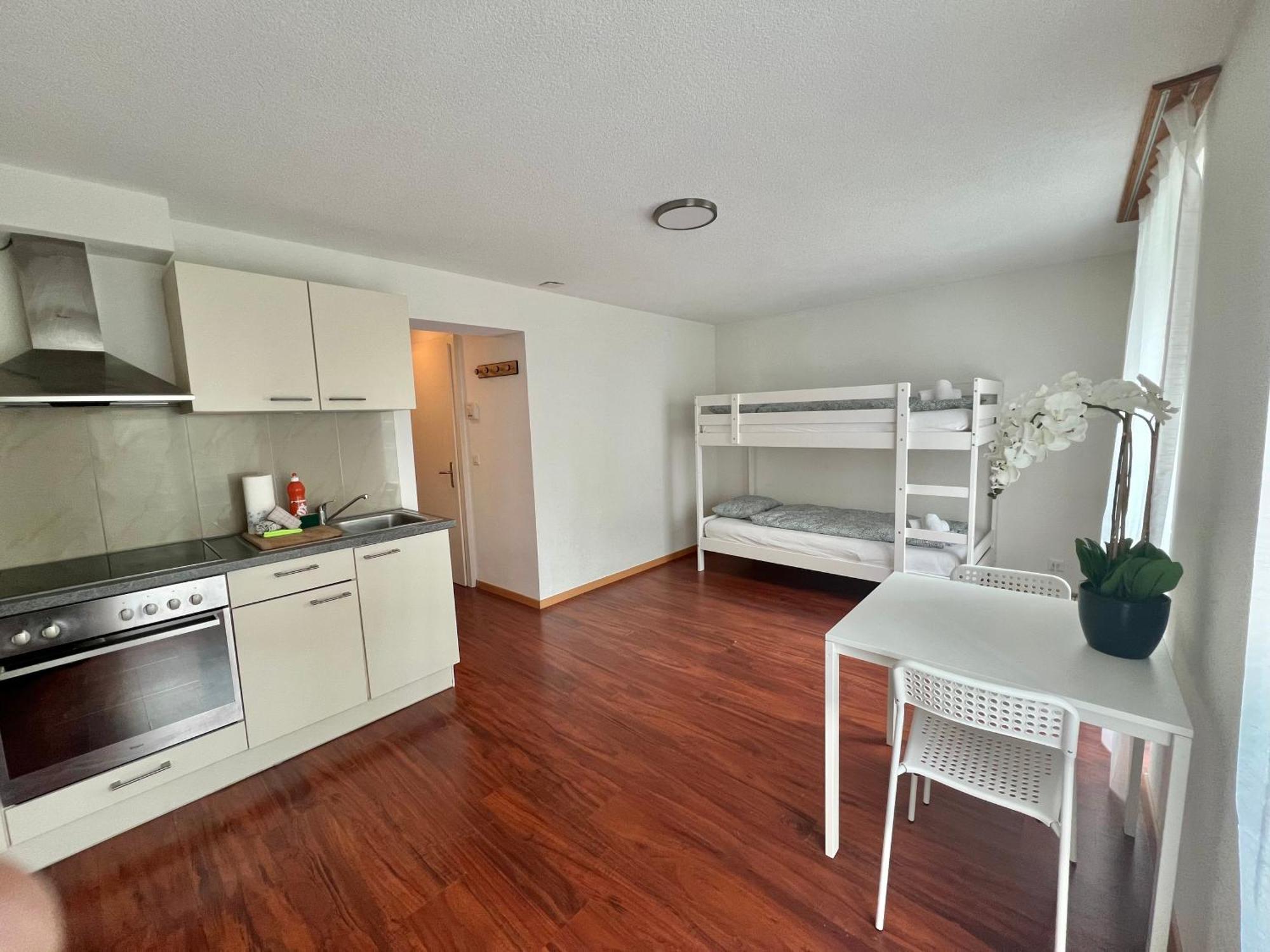 Nimbuzzz Apartments Unterseen Δωμάτιο φωτογραφία